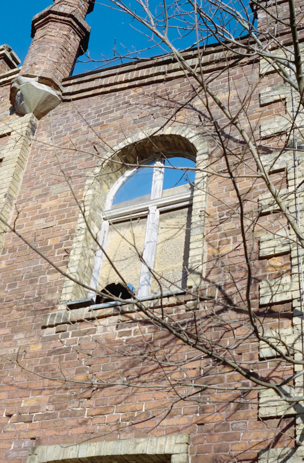 Thumbnail /2022 Stralsund/Verfallenes Fenster.jpg